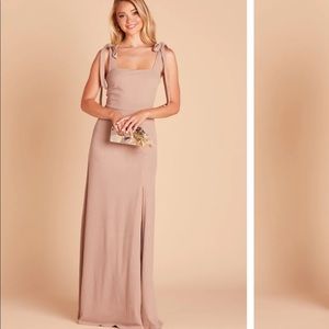 BIRDY GREY. ALEX CONVERTIBLE DRESS
CREPE TAUPE. Size S.